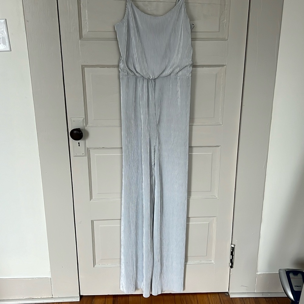 Silver jumper. Size S. Forever 21